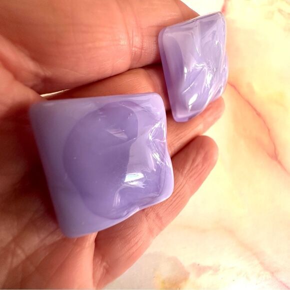 Pakula purple square lucite post earrings - Picture 5 of 10